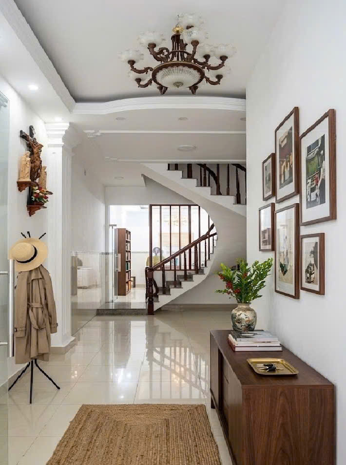 Bán nhà mặt tiền Chấn Hưng, QUẬN TÂN BÌNH, (gần Cách Mạng Tháng 8),4 x 18 m, giá 22.9 tỷ
