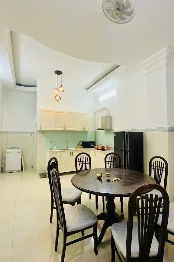 Bán nhà mặt tiền Chấn Hưng, QUẬN TÂN BÌNH, (gần Cách Mạng Tháng 8),4 x 18 m, giá 22.9 tỷ