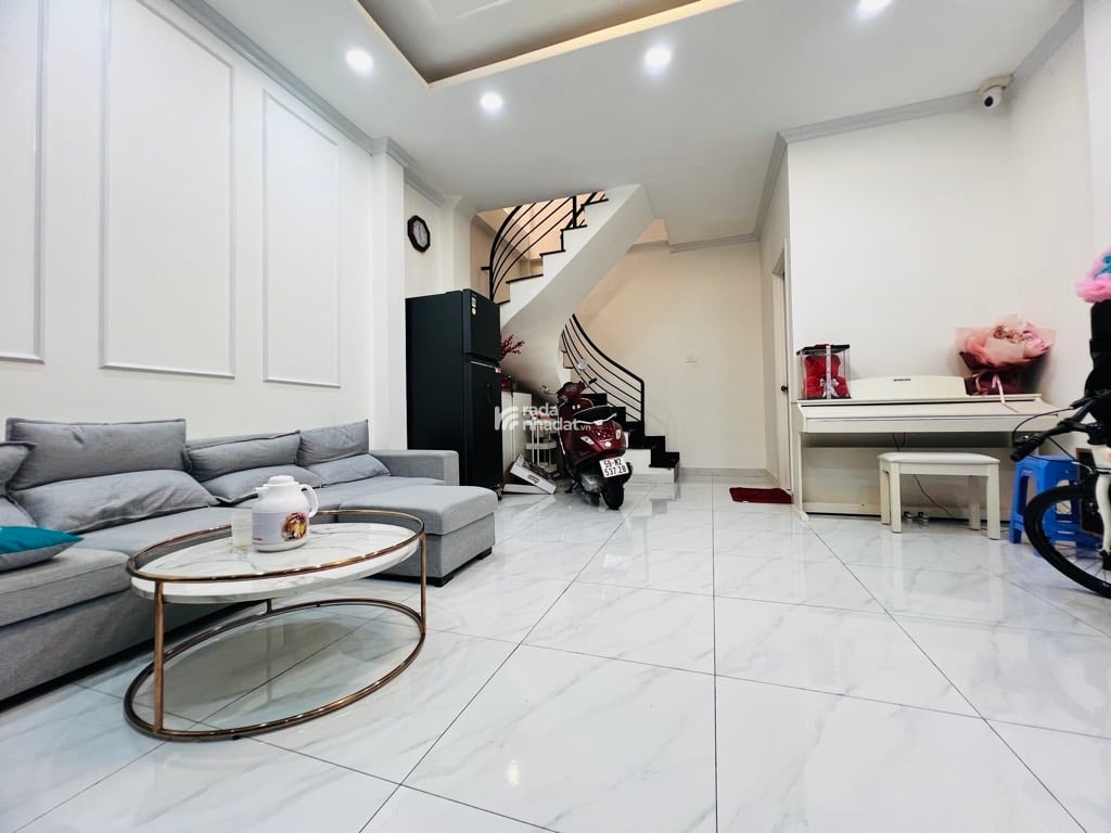 SÁT SÂN BAY, HẺM XE HƠI HOÀNG VĂN THỤ, PHÚ NHUẬN, 30M2 CÓ KC Ở NGAY. GIẢM 550TR CHỈ 10T TL 