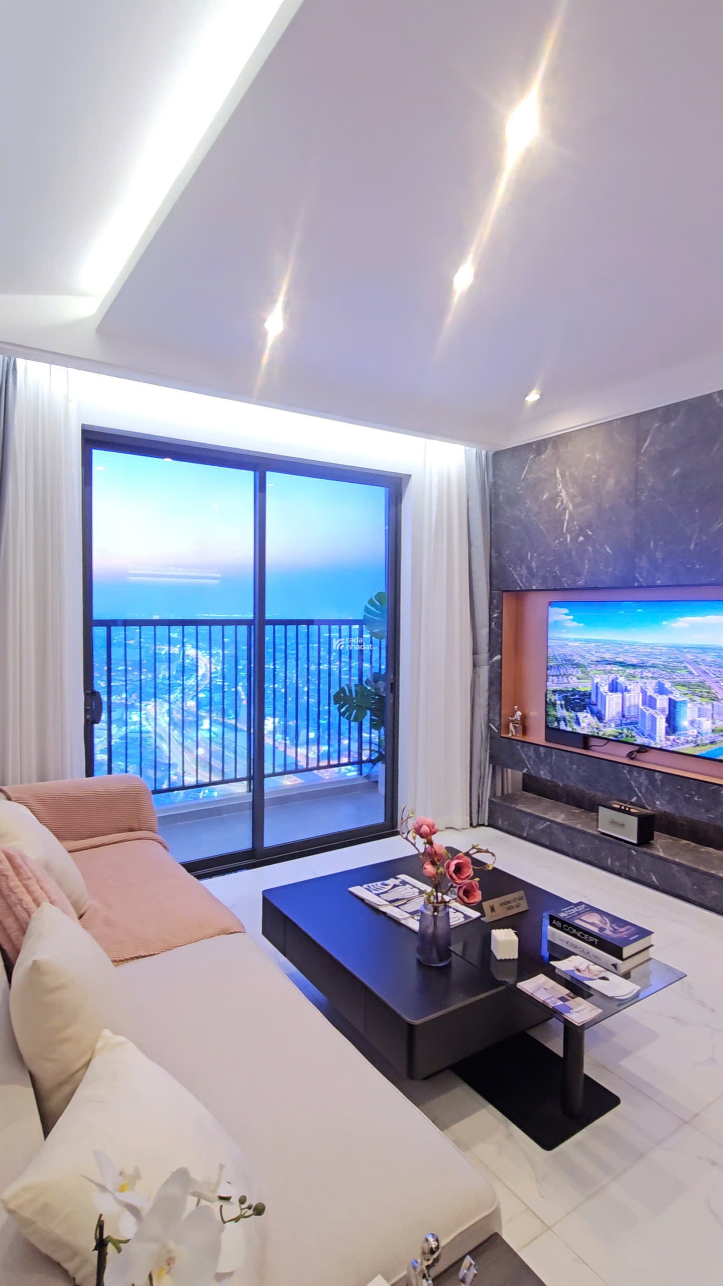 HOT!! CĂN HỘ CAO CẤP 2PN 50M2 BÀN GIAO ĐỦ NỘI THẤT TRẺ TRUNG, HIỆN ĐẠI