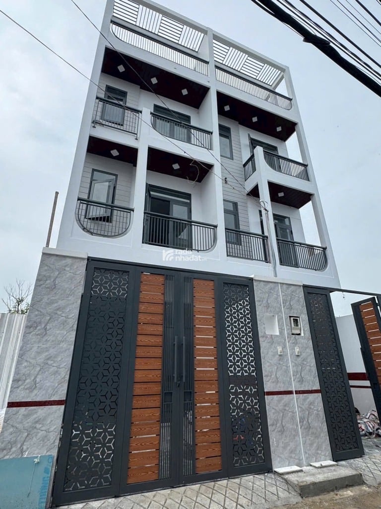 Nhà Đẹp Long Trường - 3 Tầng, 4PN,70m2 Hẻm Xe Hơi, Giá Hơn 6 Tỷ