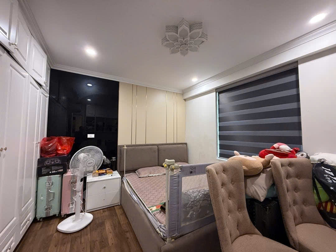 BÁN CHUNG CƯ CAO CẤP GOLDMARK CITY - 135m2 - 3 NGỦ-TẶNG FULL NỘI THẤT- 2 SLOT Ô TÔ