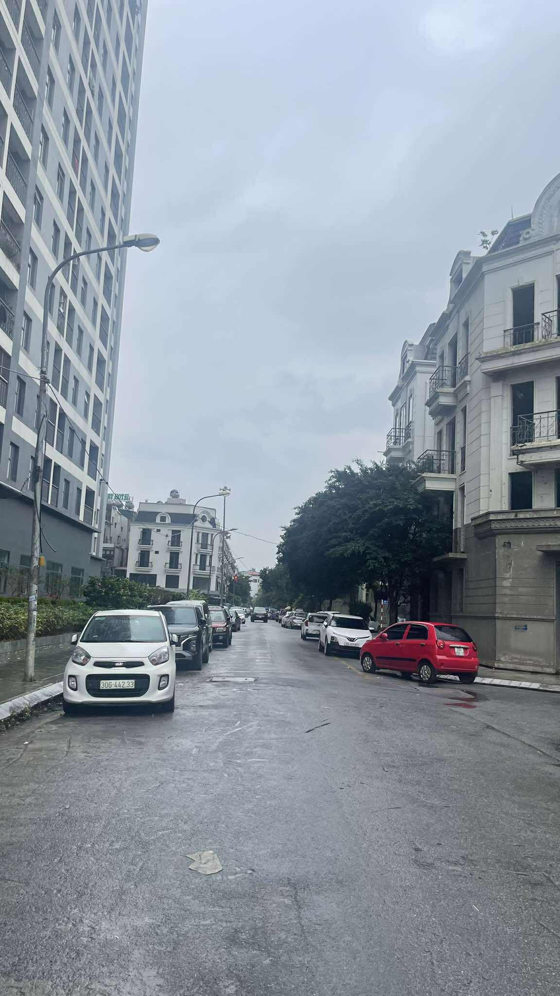 CẦN BÁN SHOPHOUSE THUẬN AN GIA LÂM, 90M2, VIEW KĐT 31HA ,GIÁ CHỈ 19,5 TỶ