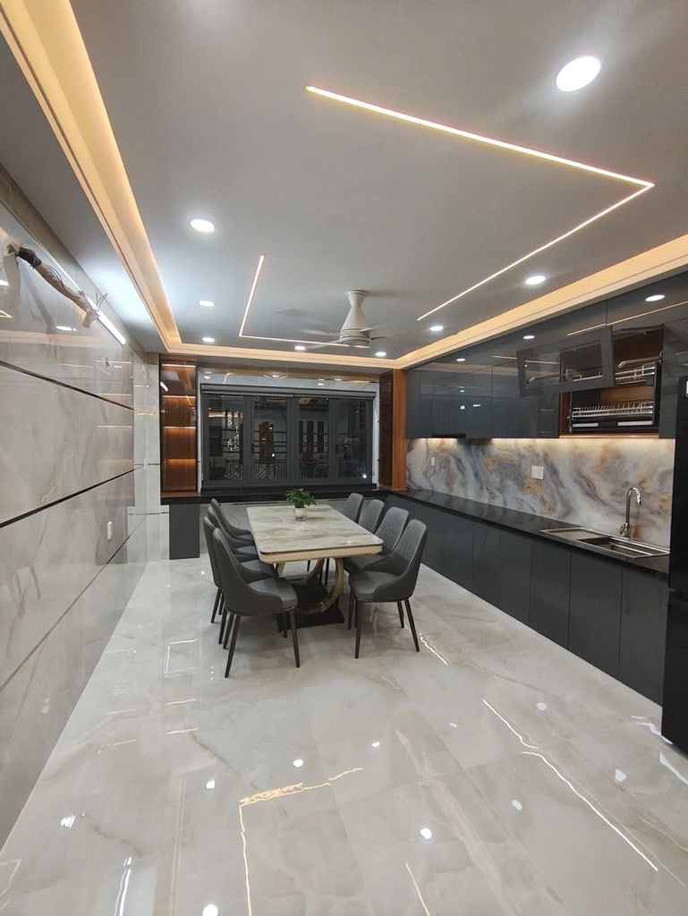 NHÀ MỚI ĐẸP - 5 TẦNG BTCT - THANG MÁY - GẦN SÁT MẶT TIỀN - THIÊT KẾ HIỆN ĐẠI - NỘI THẤT CAO CẤP.