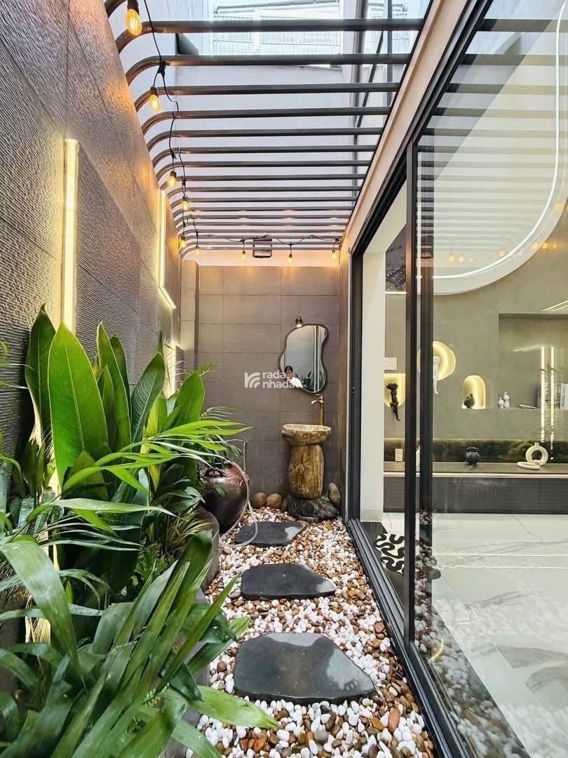 SIÊU PHẨM MẶT TIỀN KINH DOANH – THANG MÁY KỊCH NÓC – GẦN EMART 2 – NGUYỄN TƯ GIẢN P12 GÒ VẤP