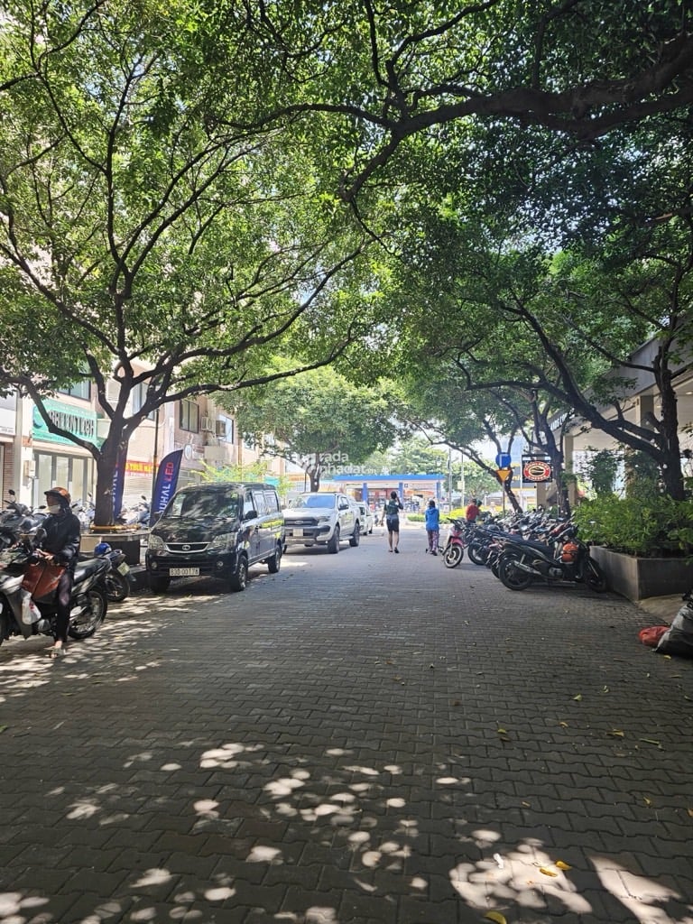 NGAY CƯ XÁ LỮ GIA-2 MẶT TIỀN- KHU 319 LÝ THƯỜNG KIỆT-P.15-Q.11- DT: 4.5*16M- 25 TỶ 5