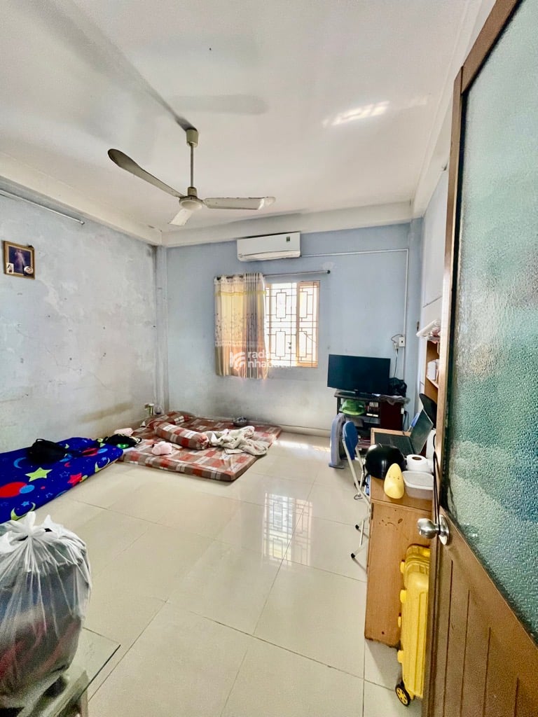 Bán nhà mặt tiền quận 6 gần chợ, 64m2 ngang 4m SHR vuông vức, 7PN, không QH, giá 8.5 tỷ TL