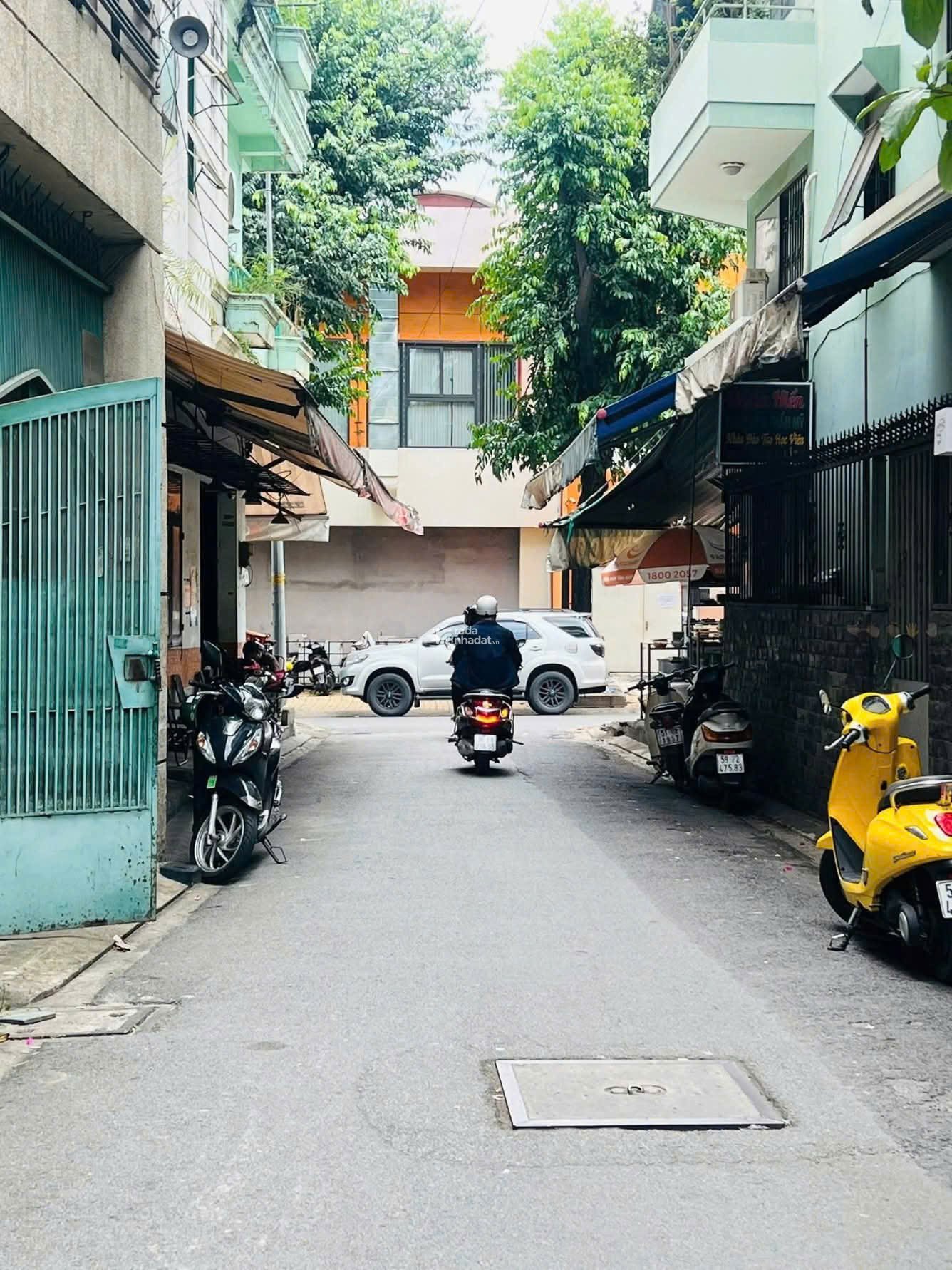 Khuôn đất hiếm 125m ( 8,5 x  18 ) HXH  đường Phạm Văn Hai, Tân Bình. Gía chỉ 16,8 tỷ TL.