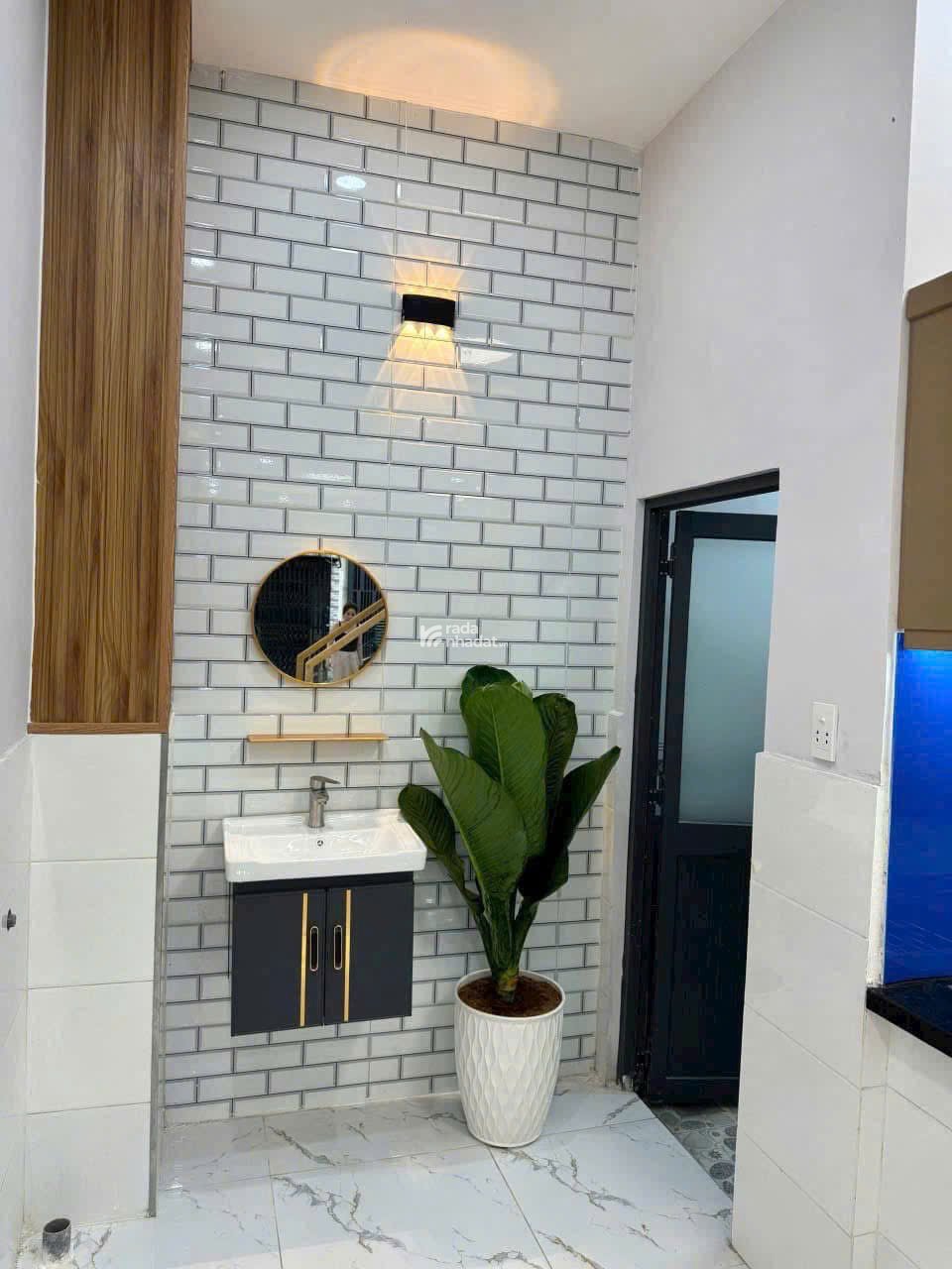BÁN NHÀ ĐƯỜNG NGÔ THỊ THU MINH TÂN BÌNH, 3 TỶ 360TR, 53.6M2, SHR, HẺM OTO.