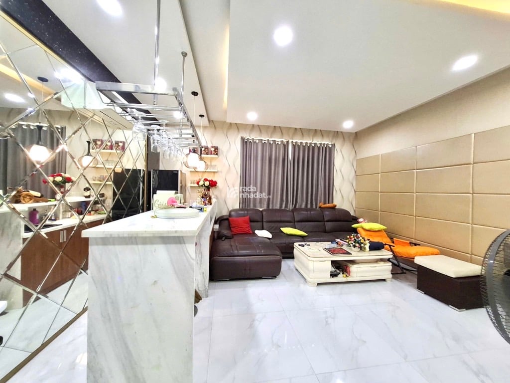 BÁN NHÀ MẶT TIỀN KHU BÔNG SAO QUẬN 8 128M2 23.5 TỶ 4 TẦNG CÔNG VIÊN TRƯỚC NHÀ