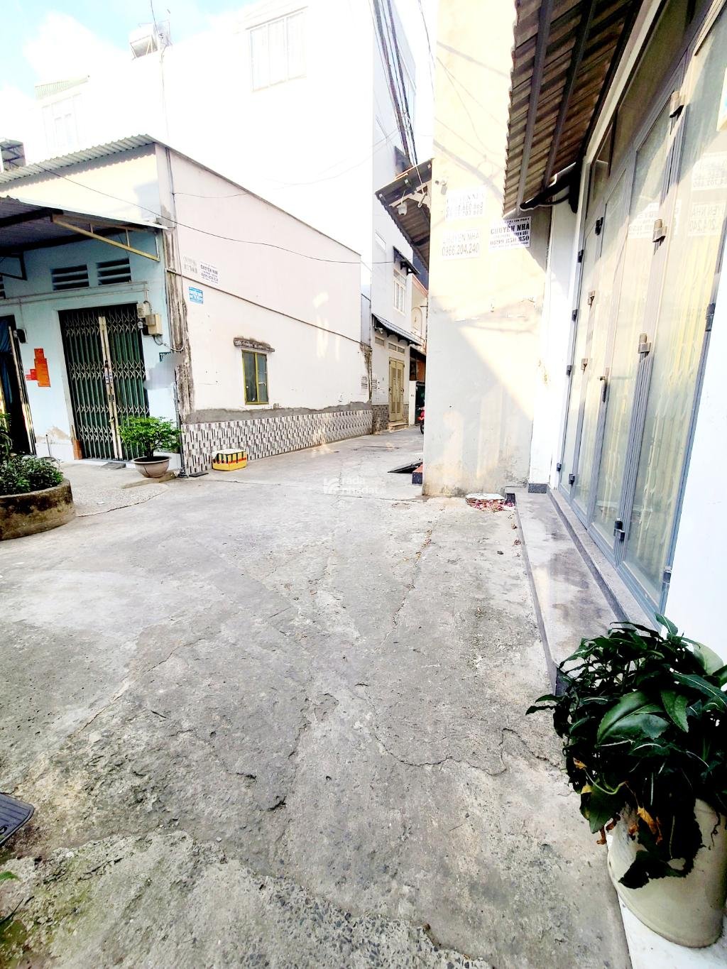 BÁN NHÀ NGUYỄN HỮU TIẾN 100M2 6.2 TỶ GẦN MẶT TIỀN TÂN PHÚ KHU TOÀN NHÀ CAO TẦNG