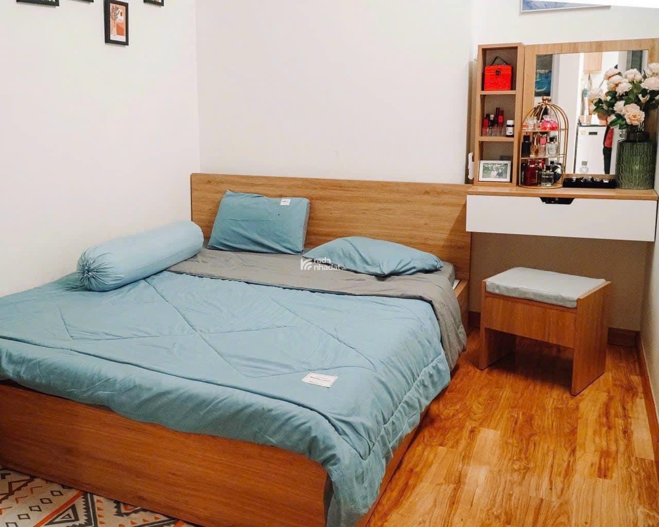 Bán căn hộ Lô A thang máy CC Bàu Cát II, 60m2, 2PN, 2WC, giá 3,2 tỷ, nhà đẹp, view thoáng