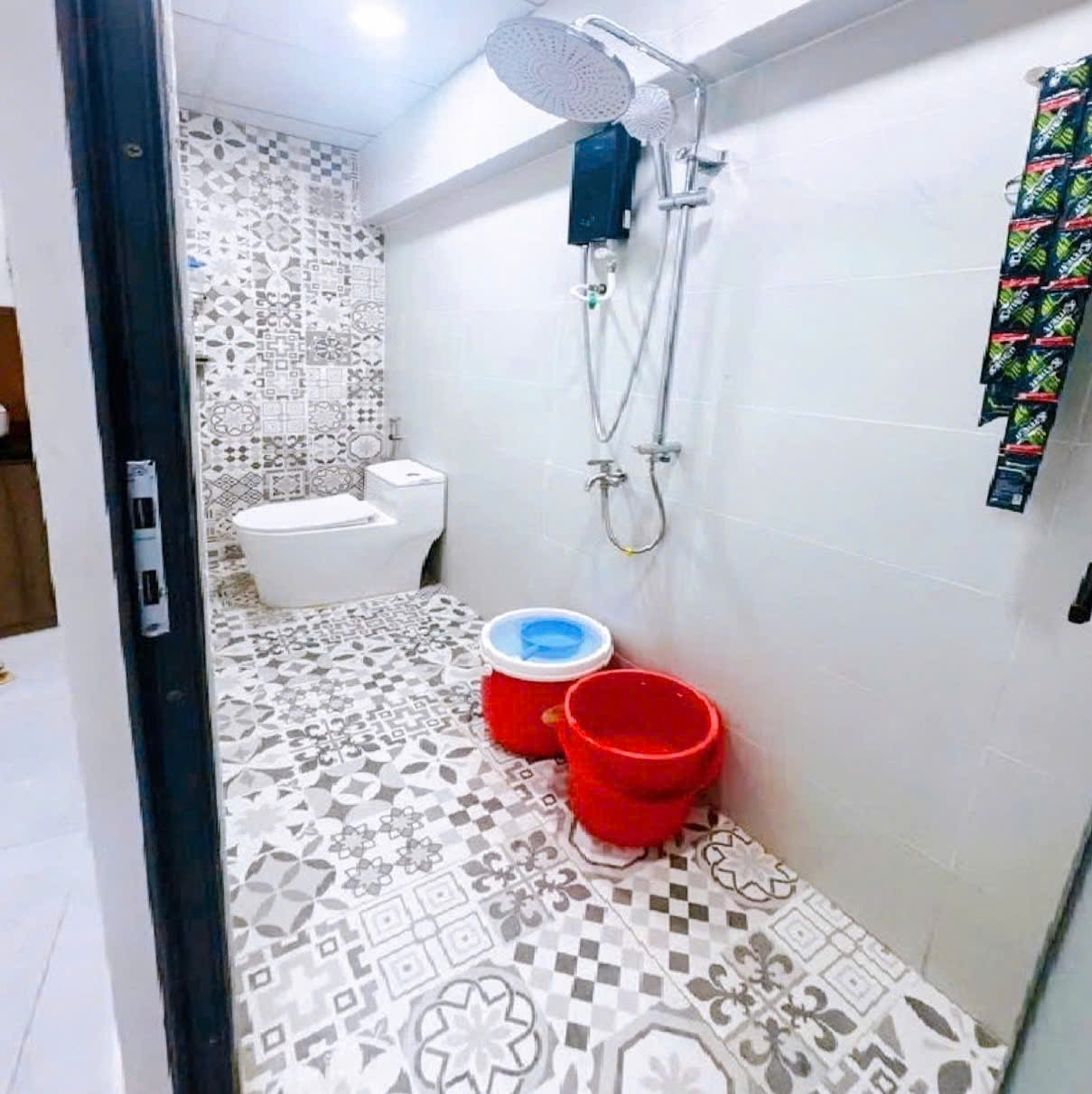 Bán nhà QUẬN 10, hẻm Cách Mạng Tháng Tám, Diện tích 6 x 17.4 m, Giá 9 tỷ