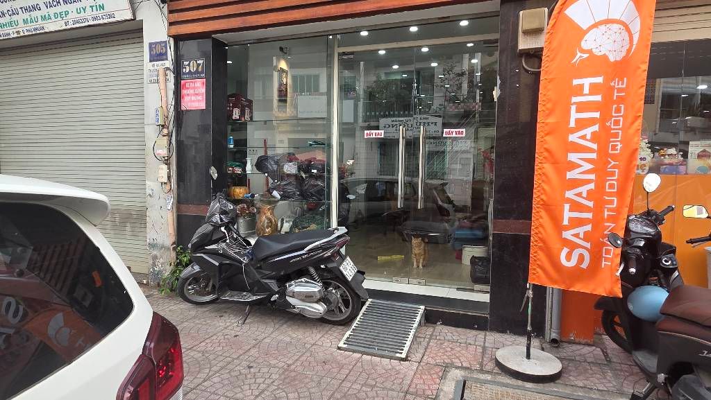 MẶT TIỀN Ở VÀ KINH DOANH ĐỈNH - 4 TẦNG - HUỲNH VĂN BÁNH - GIÁP QUẬN 3 - 18 TỶ