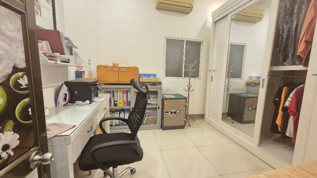 MẶT TIỀN Ở VÀ KINH DOANH ĐỈNH - 4 TẦNG - HUỲNH VĂN BÁNH - GIÁP QUẬN 3 - 18 TỶ