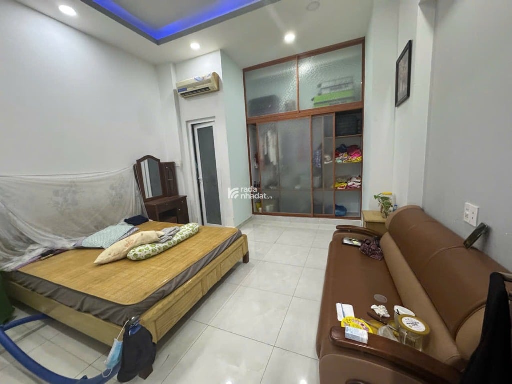 BÁN GẤP NHÀ 3 TẦNG MỚI ĐẸP - NGANG 8M CỰC HIẾM - SÁT KINH DƯƠNG VƯƠNG