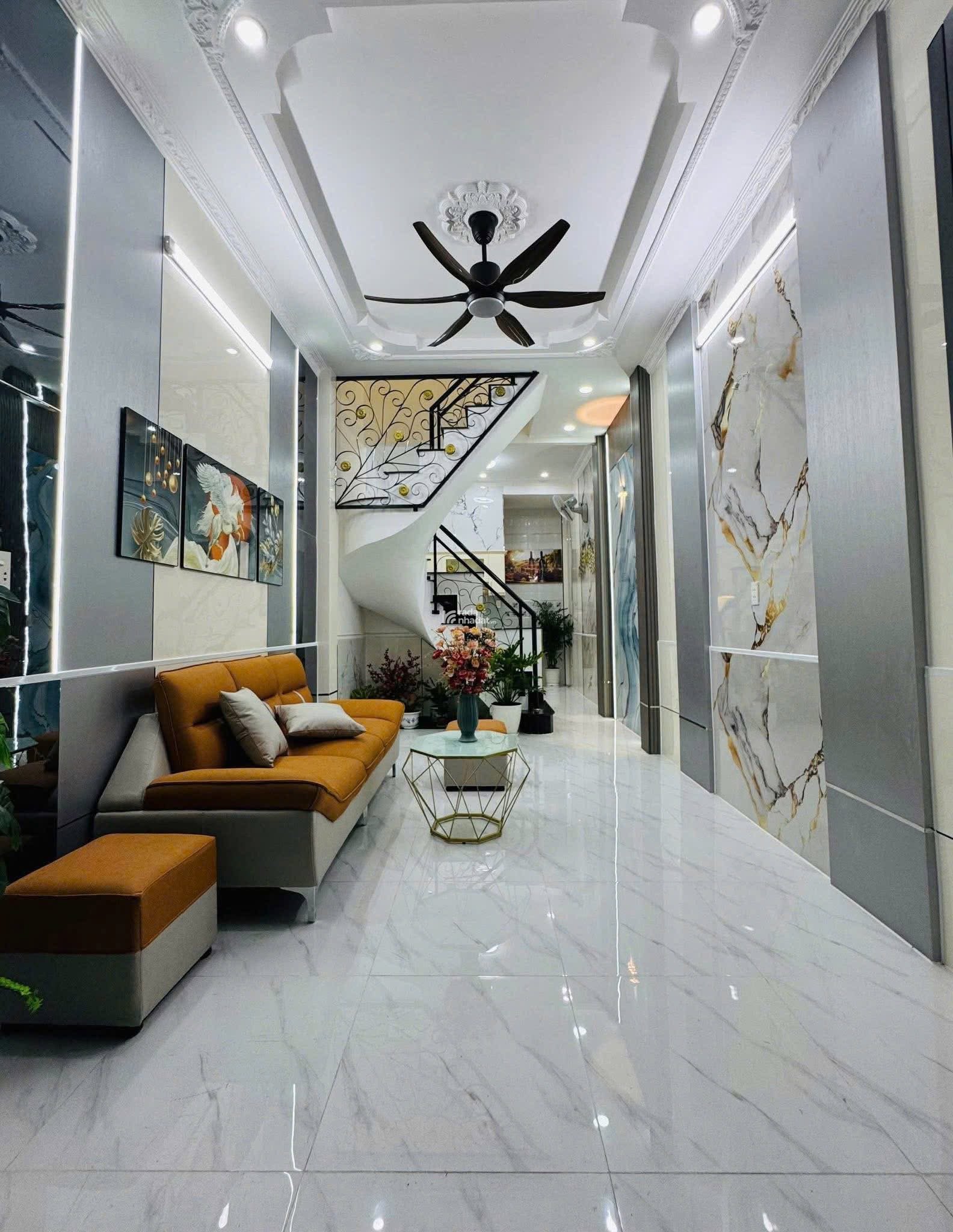 Bán nhà đẹp 3 mặt tiền hẻm xe hơi ngay đường Trần Cao Vân phường 14 Phú Nhuận 50m2