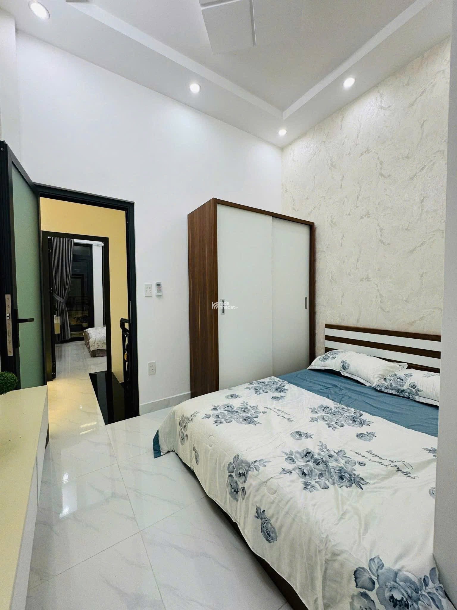 Bán nhà đẹp 3 mặt tiền hẻm xe hơi ngay đường Trần Cao Vân phường 14 Phú Nhuận 50m2