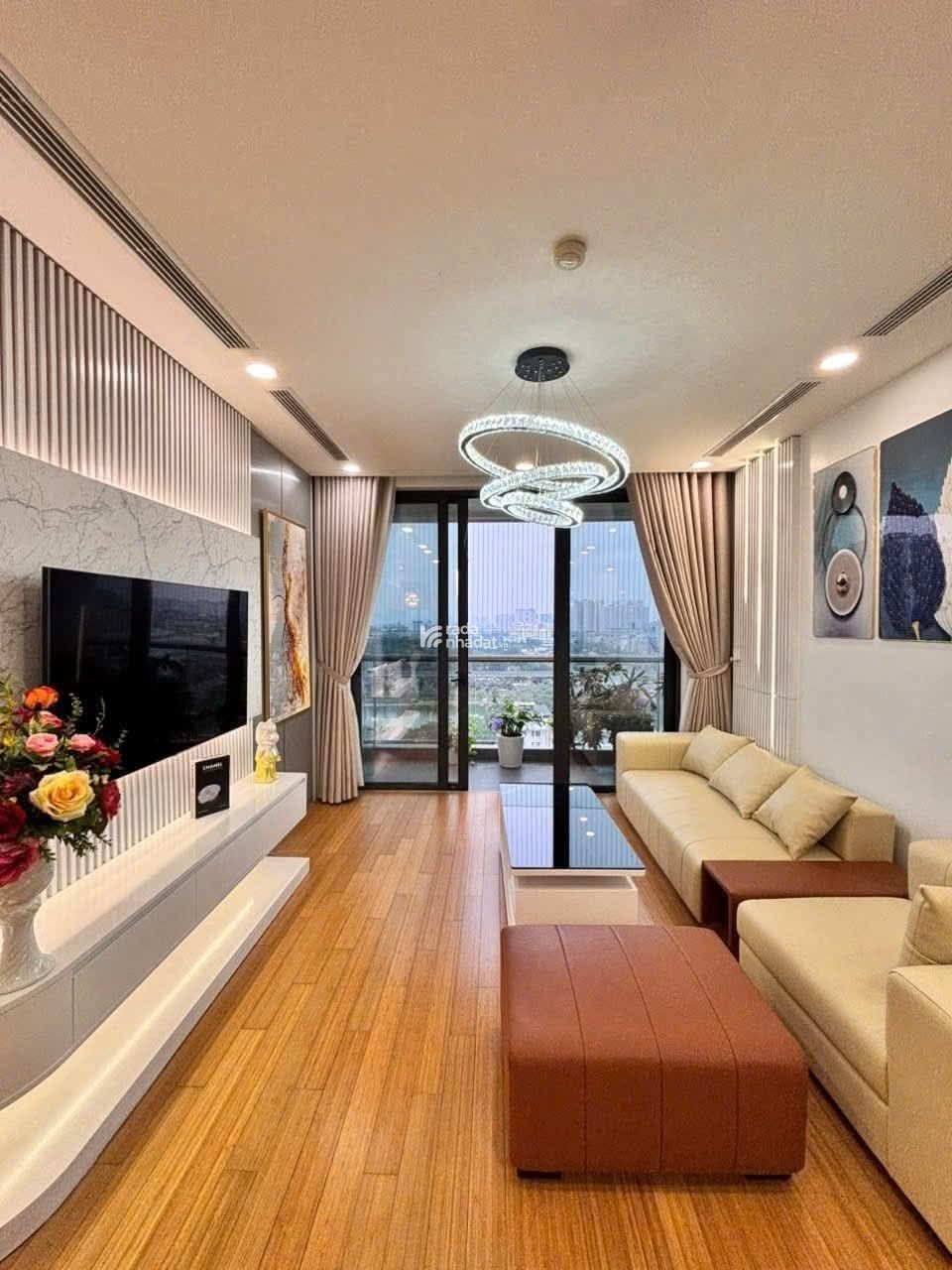 Cho thuê gấp căn hộ CC GP Building - 170 Đê La Thành, 140m2, 3PN, đủ đồ. LH 0972 709 ***