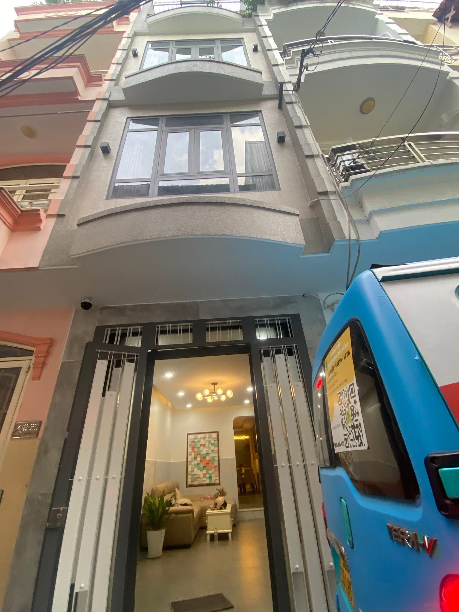 BÁN GẤP!!! Nhà Đào Duy Từ Q10 giá 4TỶ5, HXH, SHR, LH ngay