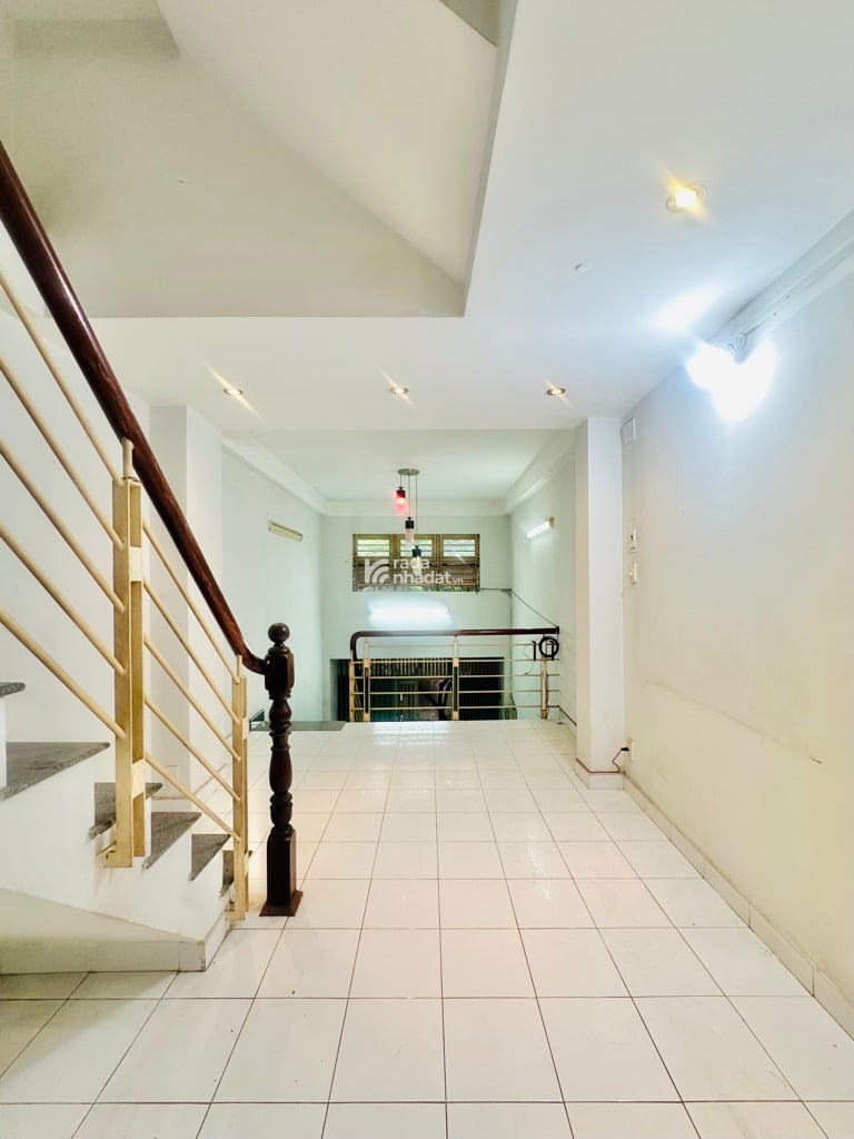 NHÀ VIP NGAY CHỢ PHẠM VĂN HAI, TÂN BÌNH, 40M2 CÓ KC TIỆN CẢI TẠO MỚI. GIẢM 750TR CHỈ CÒN 6.5T TL 