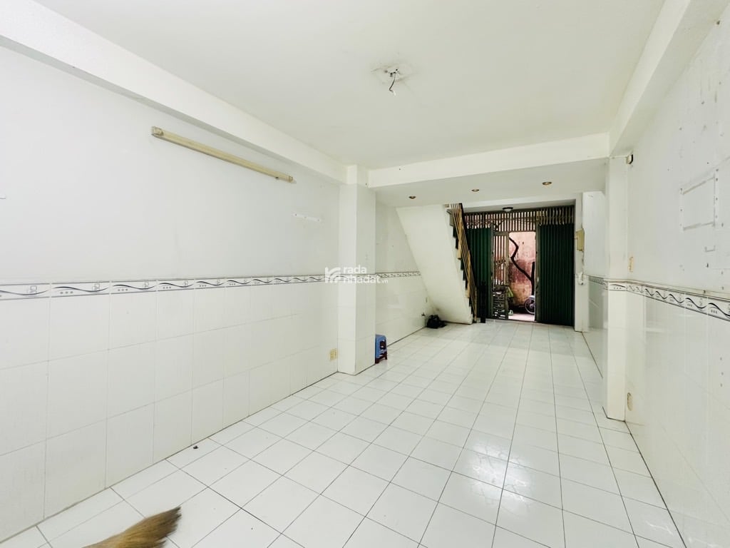 NHÀ VIP NGAY CHỢ PHẠM VĂN HAI, TÂN BÌNH, 40M2 CÓ KC TIỆN CẢI TẠO MỚI. GIẢM 750TR CHỈ CÒN 6.5T TL 