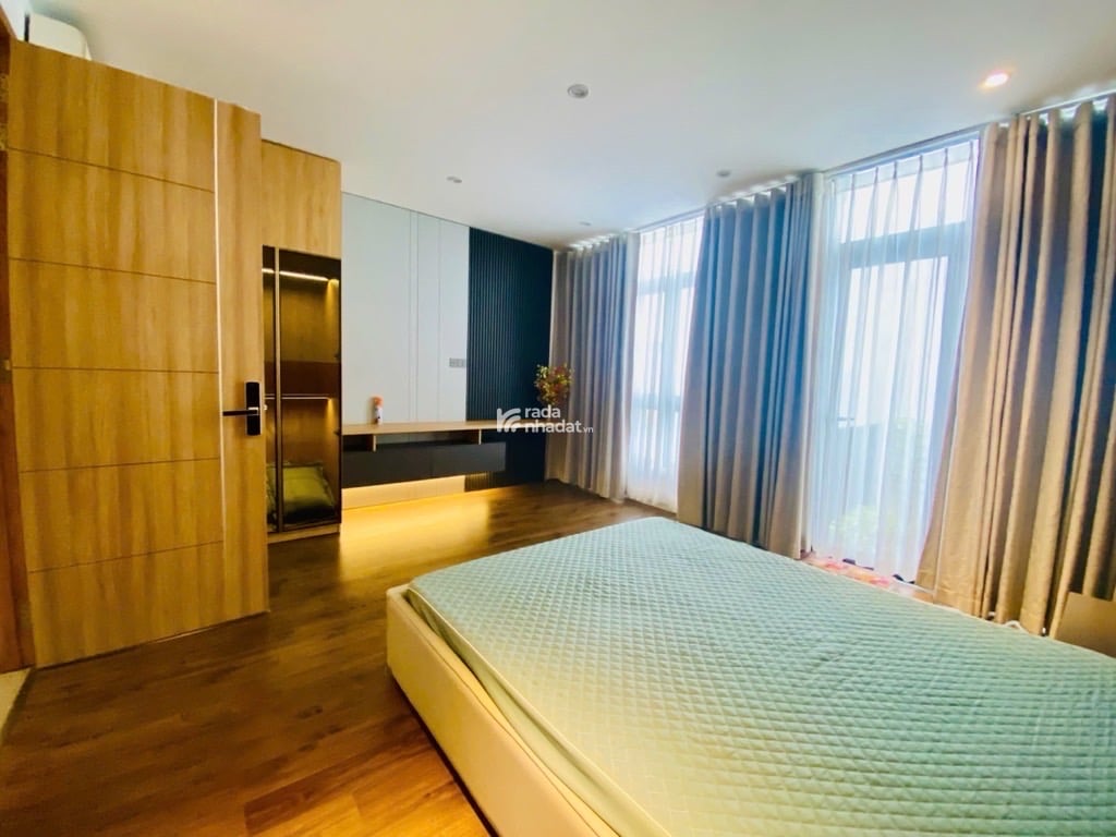 NGANG 5M_  NHÀ CÓ THANG MÁY- XE HƠI NGỦ TRONG NHÀ Diện tích : 5m x 16.8m- 1 trệt , 2 lầu