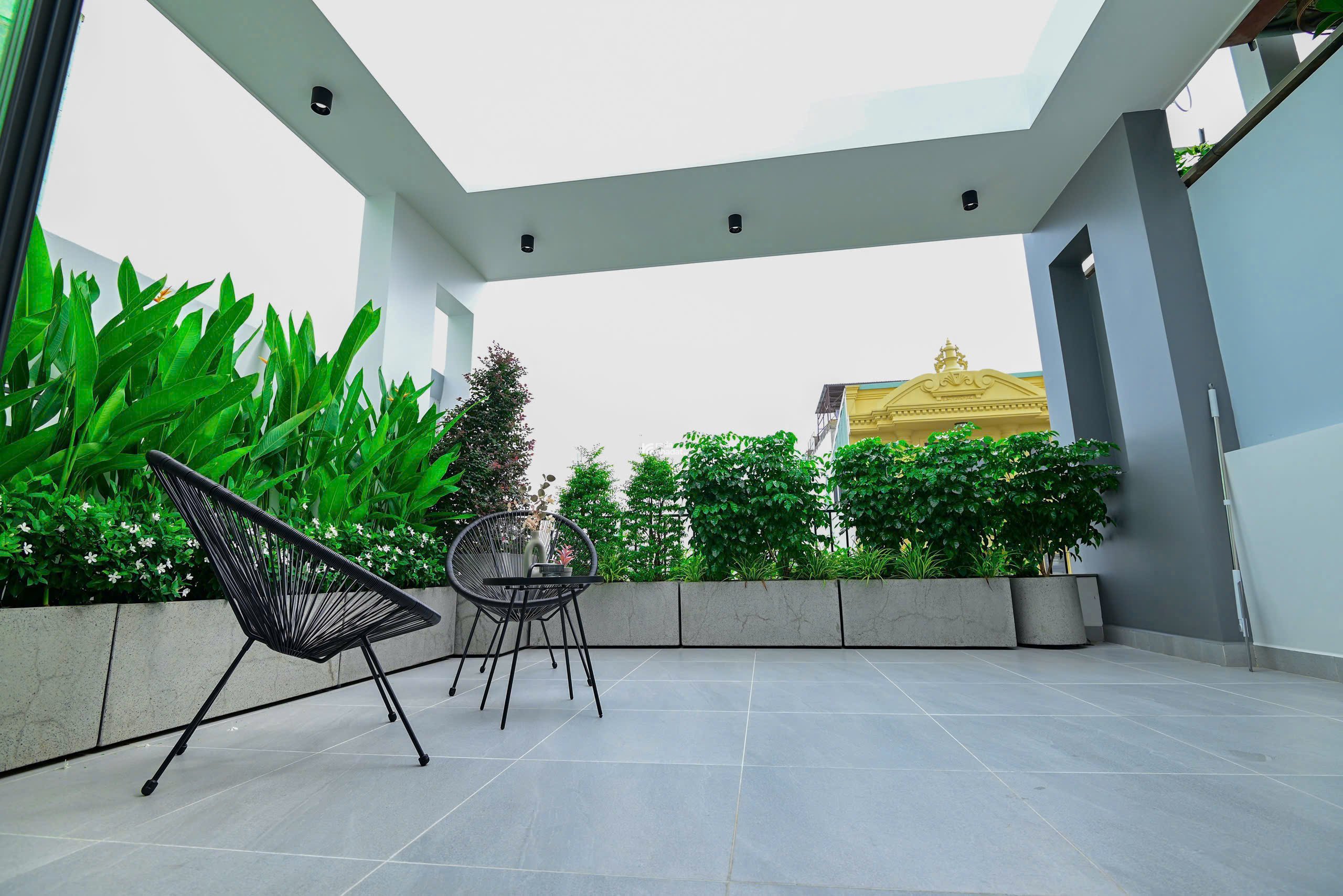 Nhà hiện đại 5 tầng hẻm 36 Lê Thị Hồng ngang 5m 100m2 tặng thang máy vào ở ngay chỉ 19 tỷ