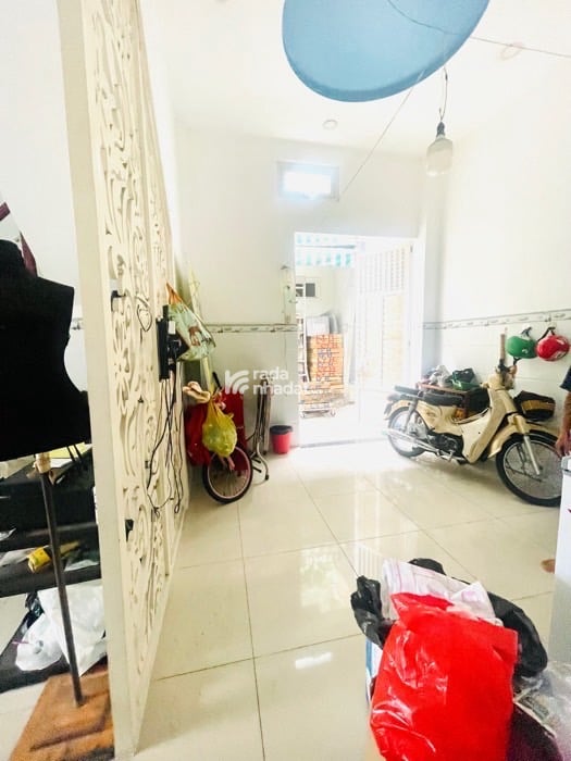 SÁT TÂN BÌNH, HẺM XE HƠI HOÀNG XUÂN NHỊ, TÂN PHÚ, 40M2 NGANG HIẾM CÓ. GIẢM 550TR CHỈ 6T TL 
