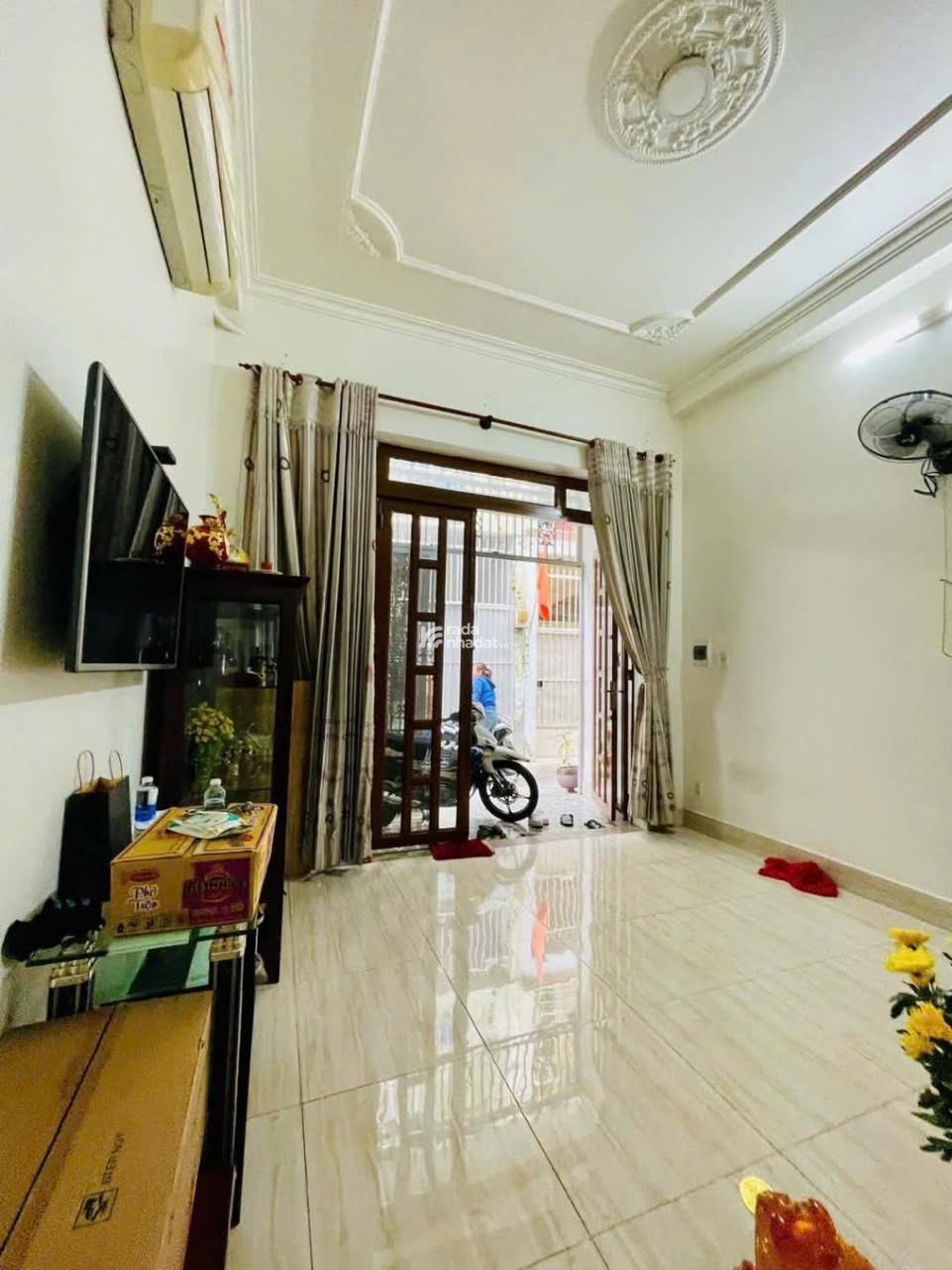  Bán nhà 2 tầng hẻm 4m đường Hoàng Bật Đạt, DT: 52m2, nhỉnh 4 tỷ