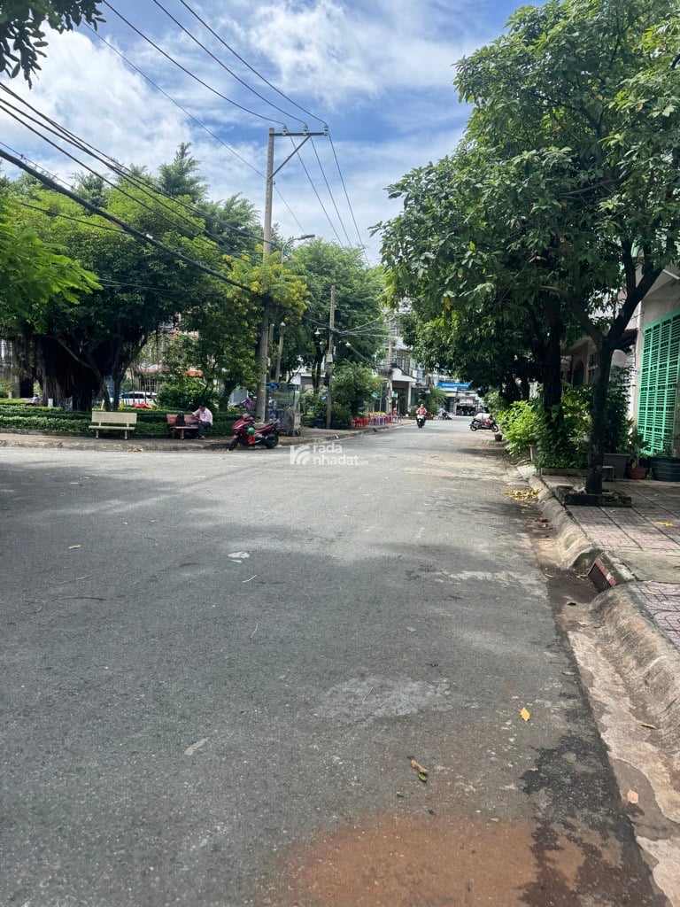 SÁT VÁCH Q11, SÁT MT LƯƠNG THẾ VINH, TÂN PHÚ, 76M2 TIỆN XÂY. GIẢM 550TR CHỈ 9T TL TỐT