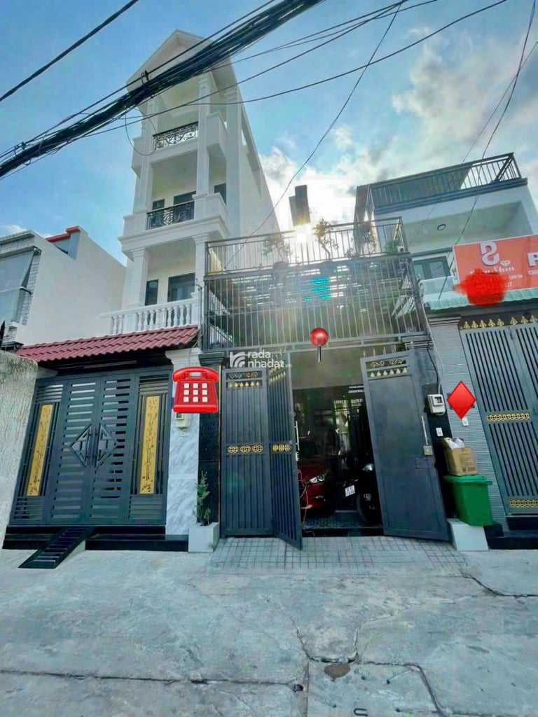 BÁN GẤP NHÀ MẶT TIỀN TL10 - TRỆT SÂN THƯỢNG 76M - 2 PHÒNG NGỦ - OTO ĐỖ TRONG NHÀ - GIÁ 4,4 TỶ
