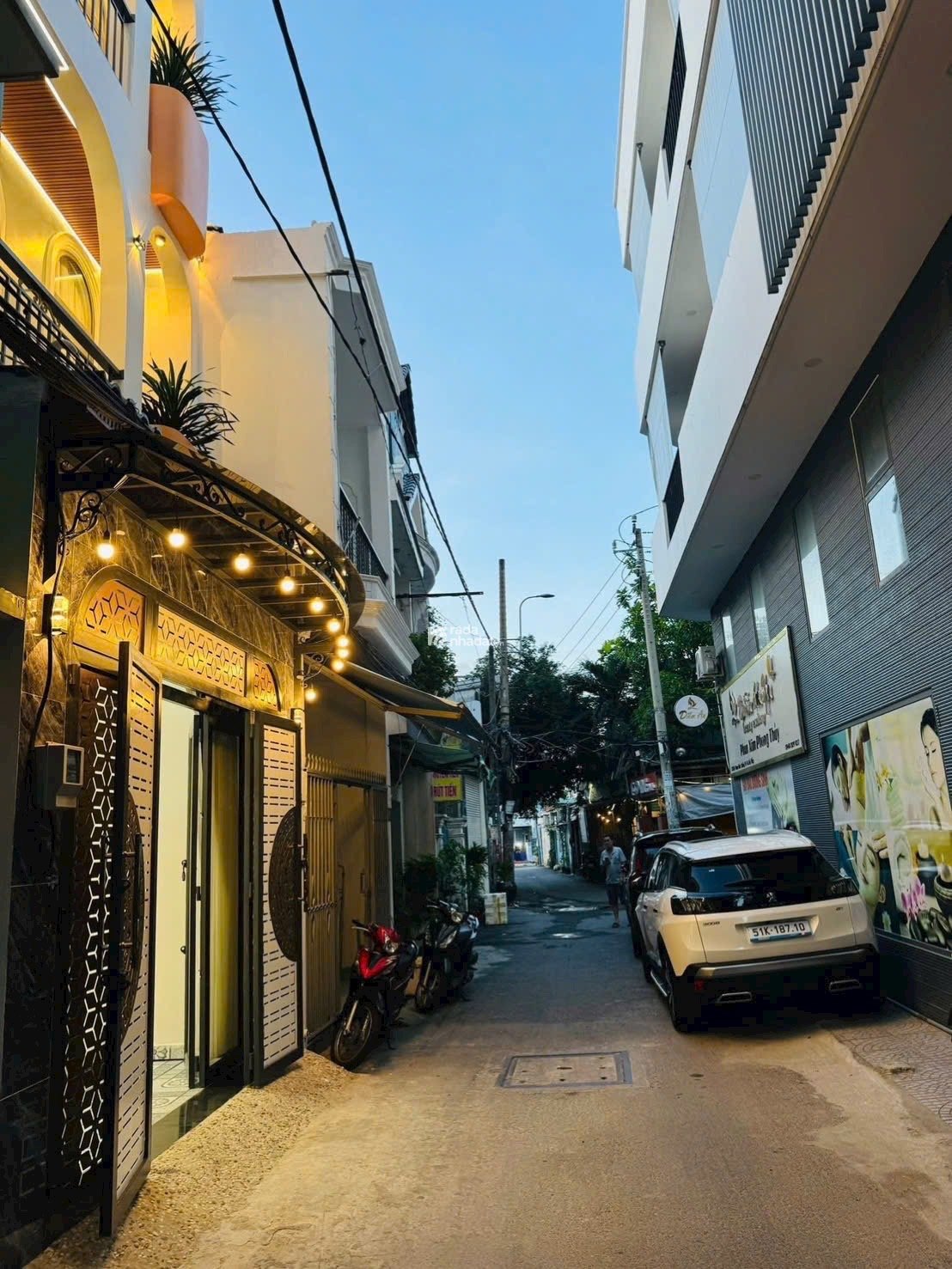 NHÀ MỚI FULL NỘI THẤT - HẺM XE HƠI CÁCH MT ĐƯỜNG 30M - VỪA Ở VỪA KD - CHỈ 7.99 TỶ TL