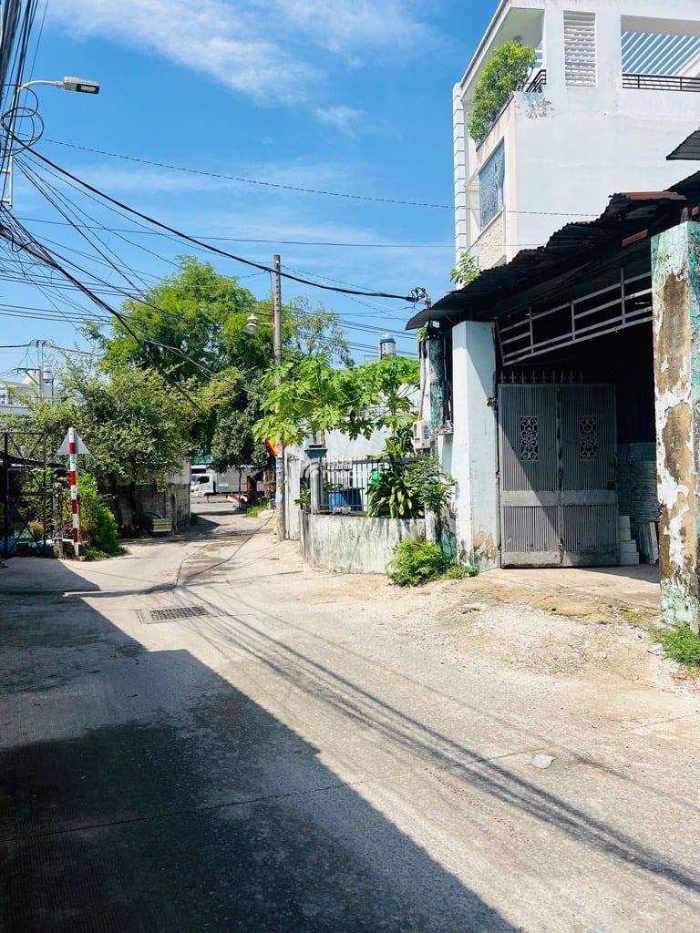 BÁN GẤP NHÀ XƯỞNG 264M2 - NGAY ĐẶNG THÚC VỊNH - HÓC MÔN- GIÁ CHỈ 24.6 TRIỆU/M2