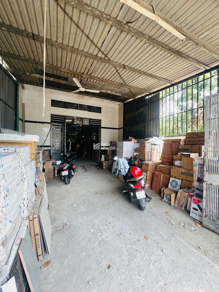 BÁN GẤP NHÀ XƯỞNG 264M2 - NGAY ĐẶNG THÚC VỊNH - HÓC MÔN- GIÁ CHỈ 24.6 TRIỆU/M2