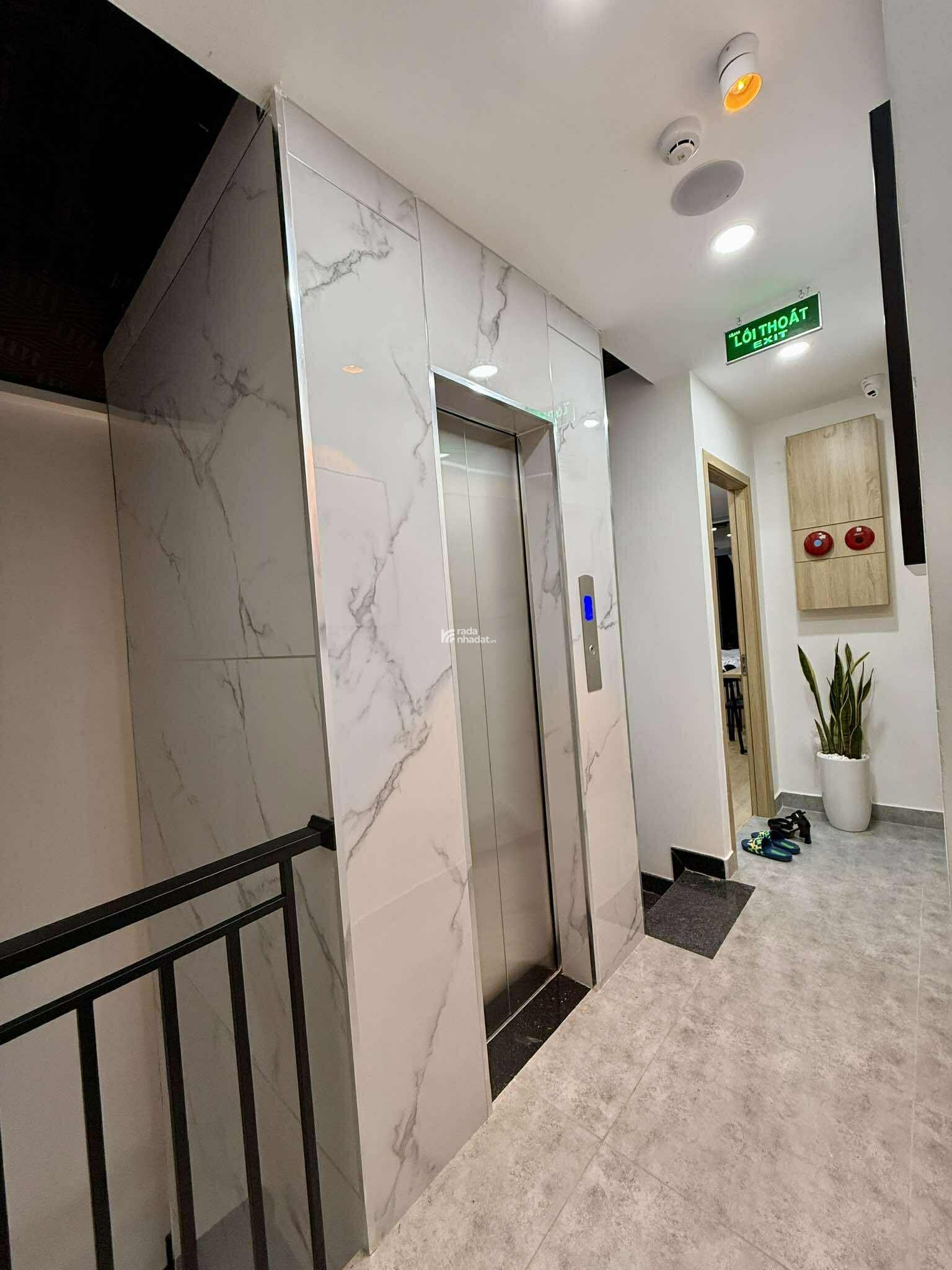 TOÀ CHDV 2MT 89m2 (5.716.8) 15 PHÒNG - DOANH THU 90TR/THÁNG - 18.8 TỶ