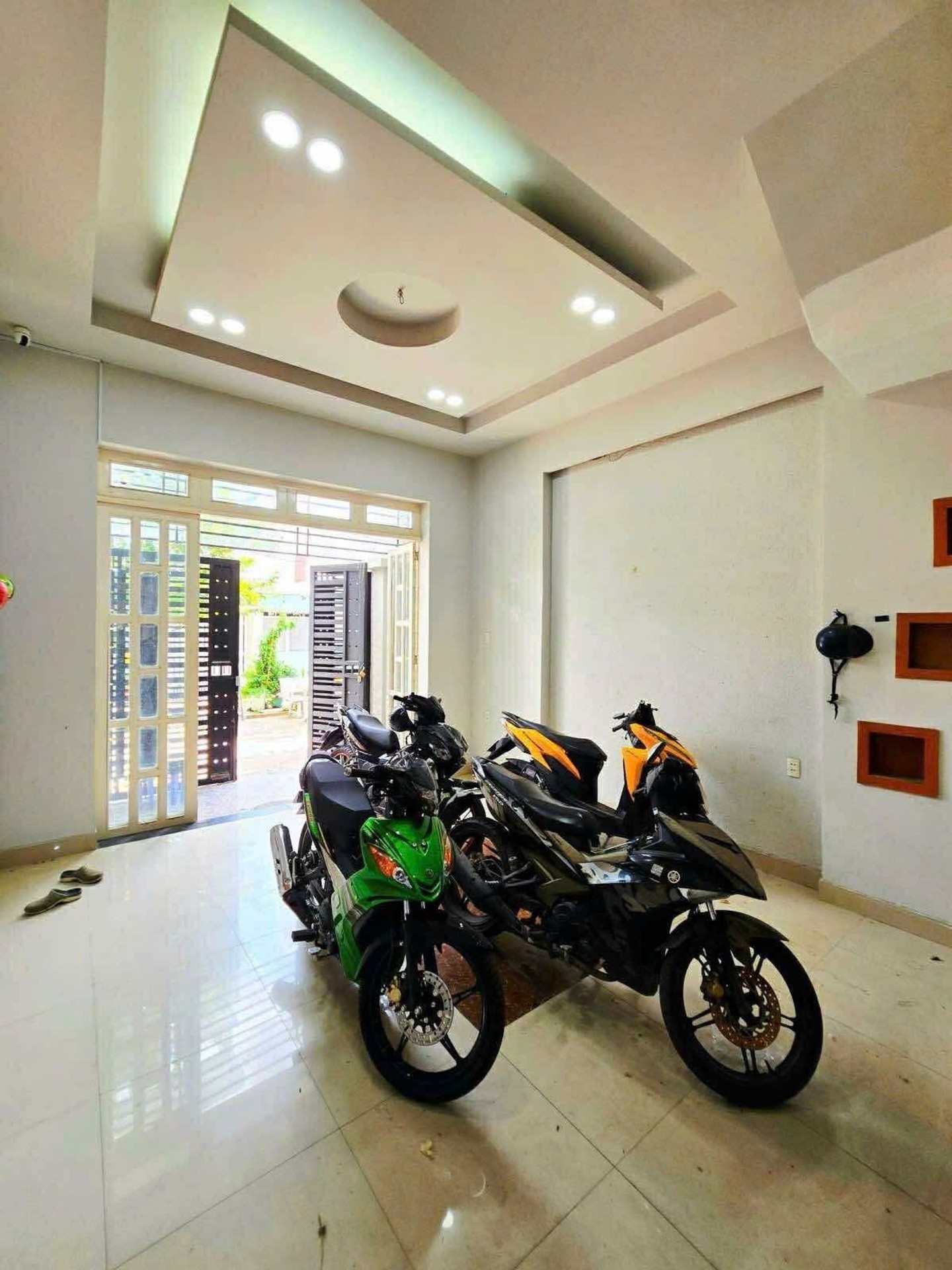 Nhà Đẹp 5 Tầng - Đường số 5 - Đối Diện Công Viên - Đường 10M, Bình Trưng - 8 Tỷ 3 