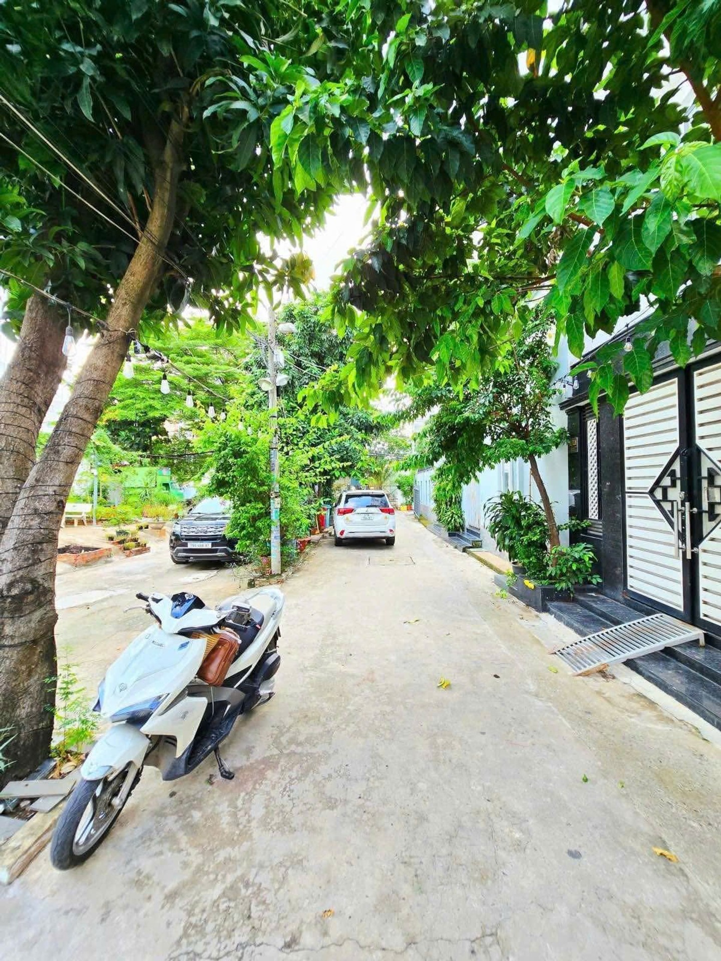Nhà Đẹp 5 Tầng - Đường số 5 - Đối Diện Công Viên - Đường 10M, Bình Trưng - 8 Tỷ 3 