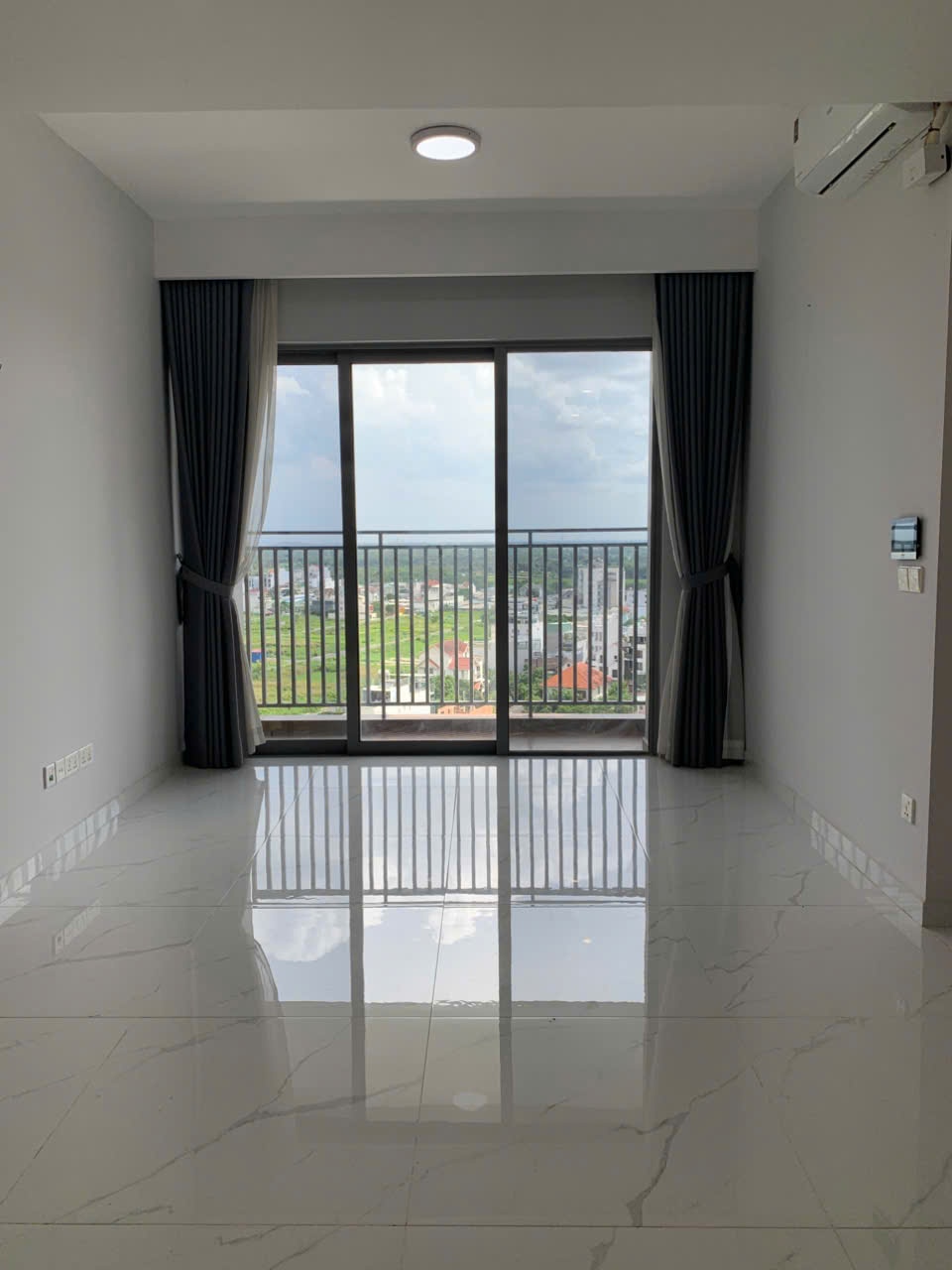 79m2 - Giá 5.9 tỷ All in - Hoàn thiện cơ bản 2PN2WC tầng 12 Celesta
