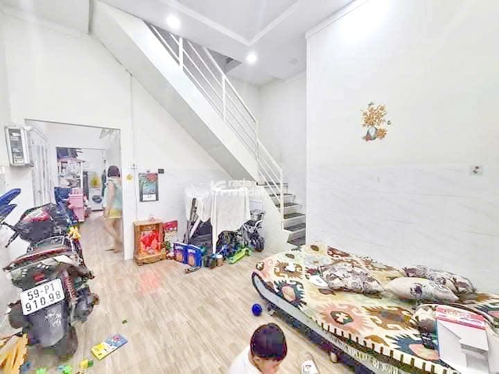 Bán nhà 1 lầu sát MT đường Phạm Thế Hiển P. Chánh Hưng Quận 8