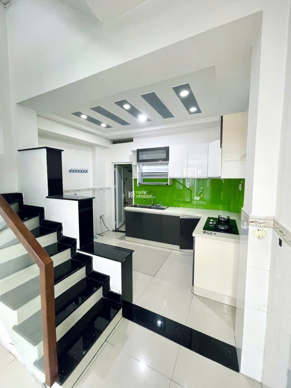Bán Nhà 5 Tầng Cách Mặt Tiền Hoàng Sa 20m - View Sông - DT 3.3X10M - Chỉ Nhỉnh 7 Tỷ!