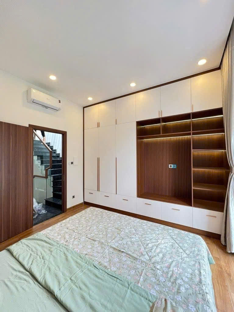 BÁN NHÀ 3 TẦNG GẦN BV VIỆT THẮNG NGANG 5M- 92m2 -GIÁ 6,5 TỶ TL