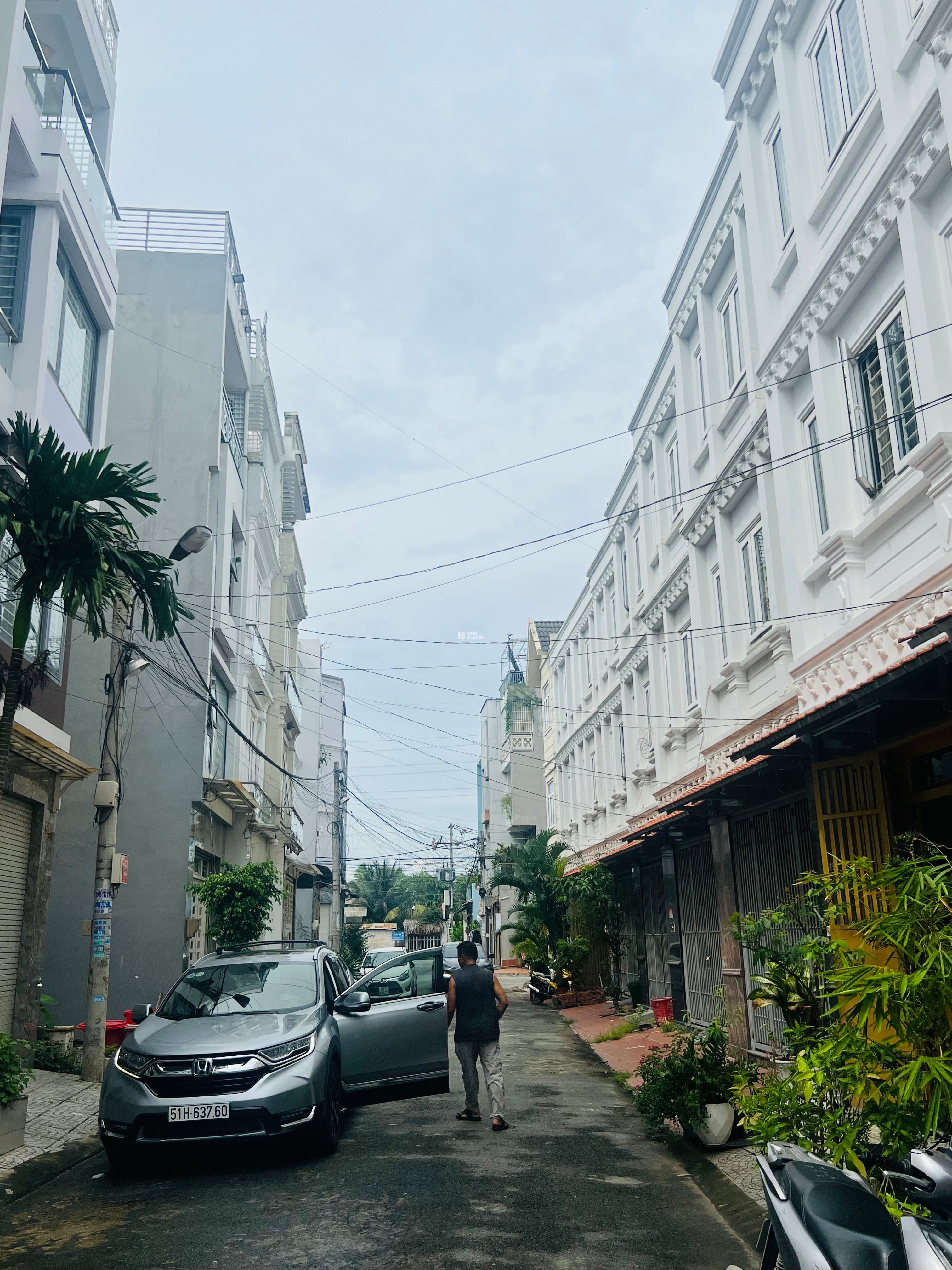 BÁN NHÀ 3 TẦNG ST MỚI, KHU BIỆT THỰ LIỀN KỀ, PHÚ HỮU, NHỈNH 6 TỶ