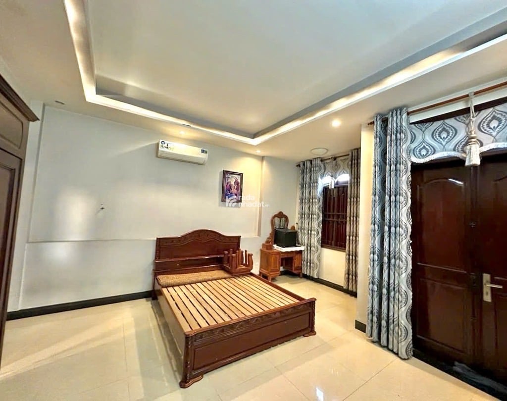 BÁN NHÀ 3 TẦNG ST MỚI, KHU BIỆT THỰ LIỀN KỀ, PHÚ HỮU, NHỈNH 6 TỶ