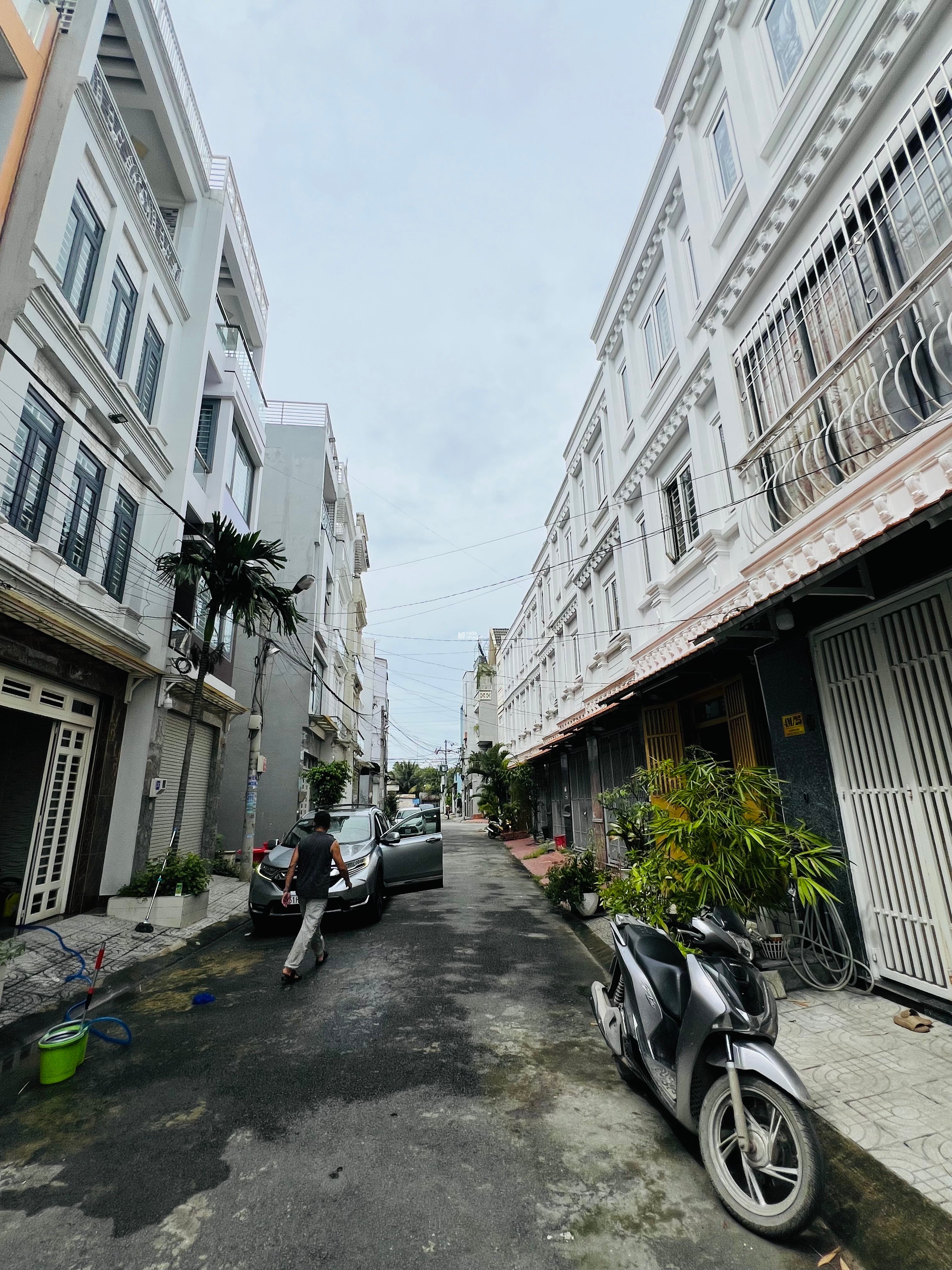 BÁN NHÀ 3 TẦNG ST MỚI, KHU BIỆT THỰ LIỀN KỀ, PHÚ HỮU, NHỈNH 6 TỶ