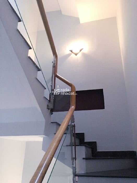 BÁN NHÀ 3 TẦNG ST MỚI, KHU BIỆT THỰ LIỀN KỀ, PHÚ HỮU, NHỈNH 6 TỶ