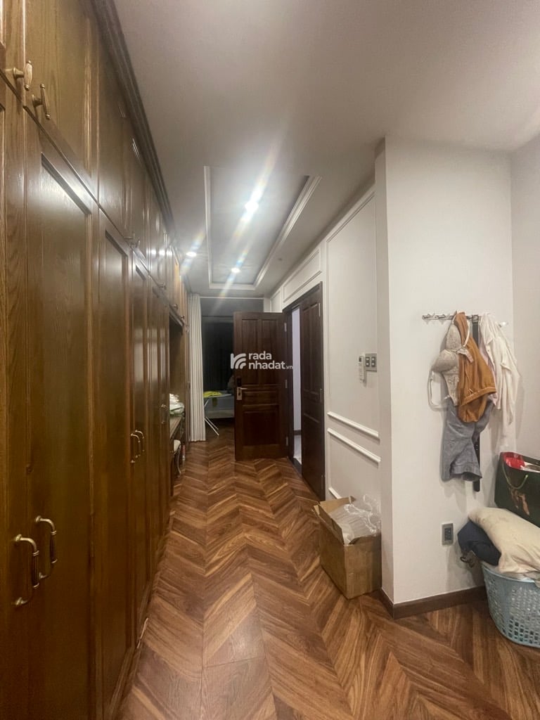 Bán nhà mặt tiền Tân Phong Q7 - 126m2 - 5 tầng sổ đẹp , có hầm gara , thang máy