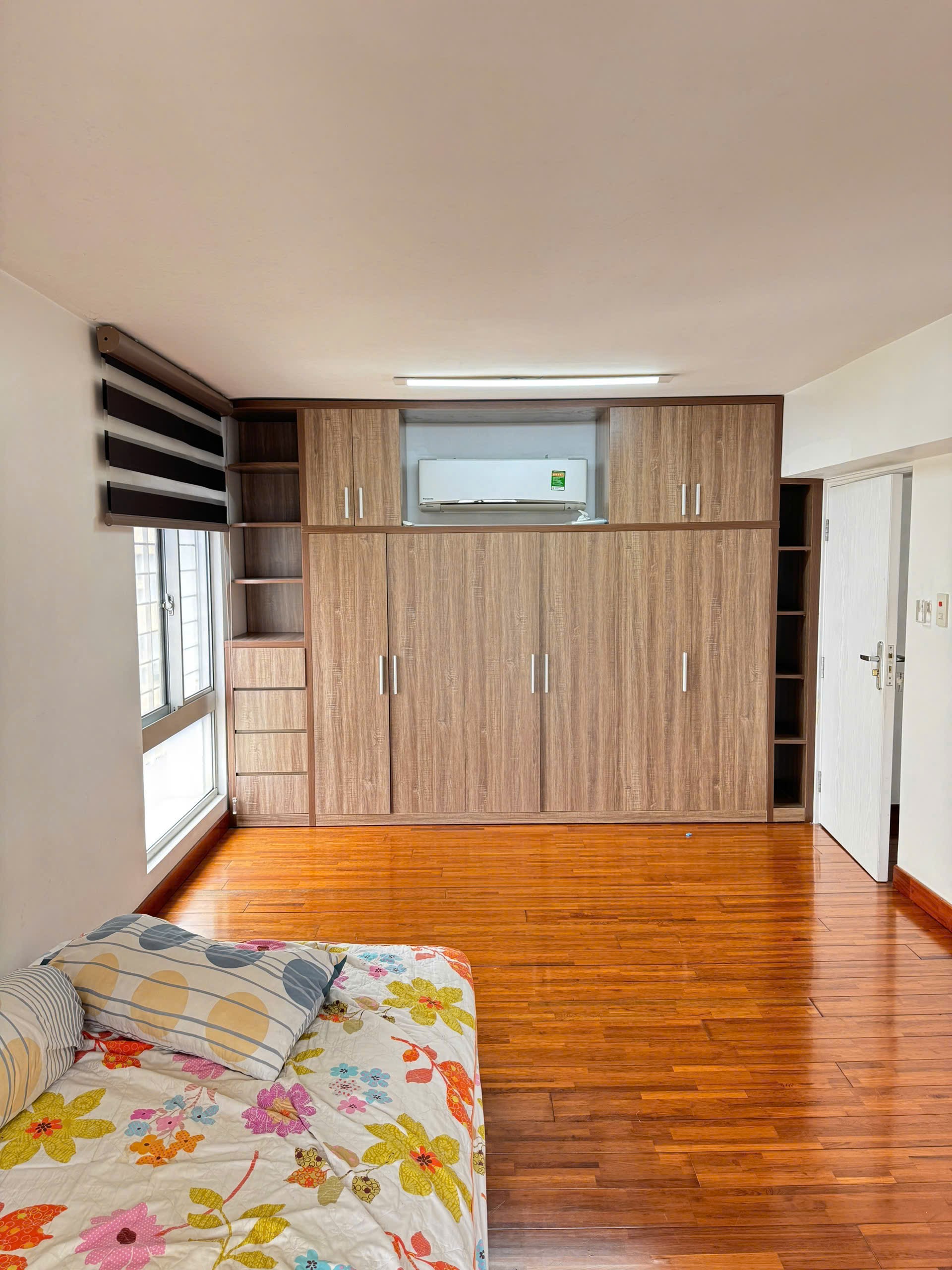 Bán căn hộ Duplex sky garden 1, PMH, Q7, dt 150m2. tk 3PN , giá chỉ 8,1tỷ 