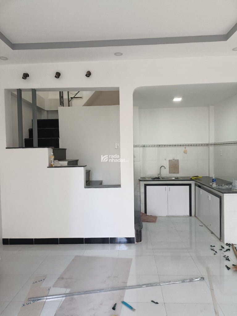 GẦN MẶT TIỀN HUỲNH VĂN BÁNH, PHÚ NHUẬN, 28M2 NGANG HIẾM CÓ. GIẢM 500TR CHỈ 5.5T 