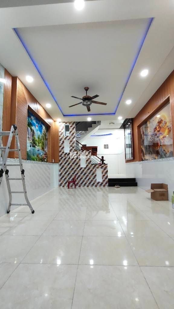 -Mô tả:,-Vị trí :   Nhà mặt tiền đường 6m xe ôtô tránh nhau,  -Kết cấu: Nhà 4 tầng mới xây 